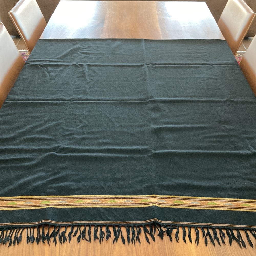 Huge Wool Wrap - Picture 4 of 4